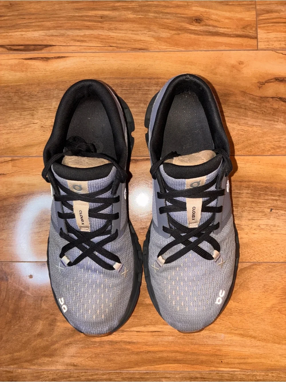 On Cloud X Women’s Athletic Training Sneaker Shoes, gray - size 7.5